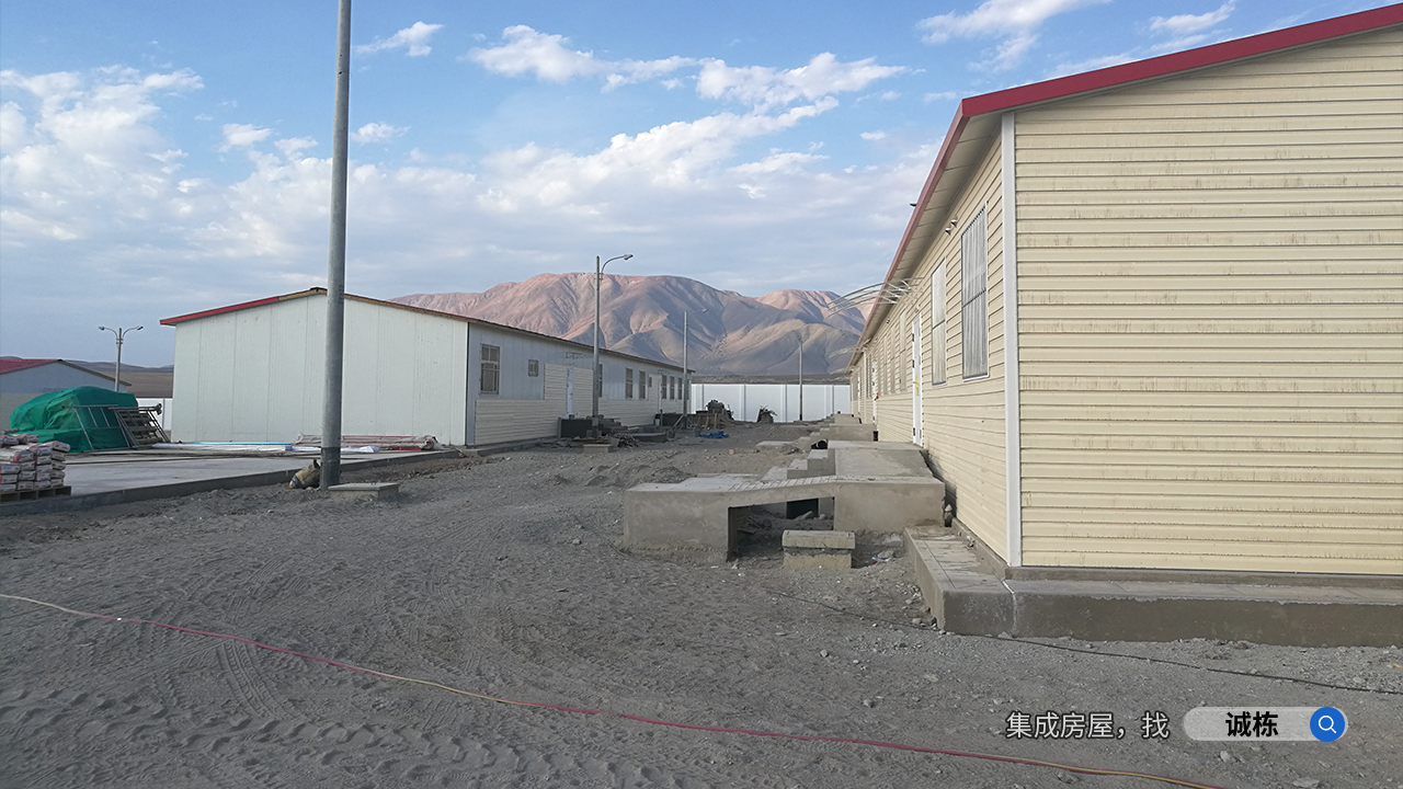 定制集装箱房采购必看：价格陷阱与省钱技巧（一平米省 30%）