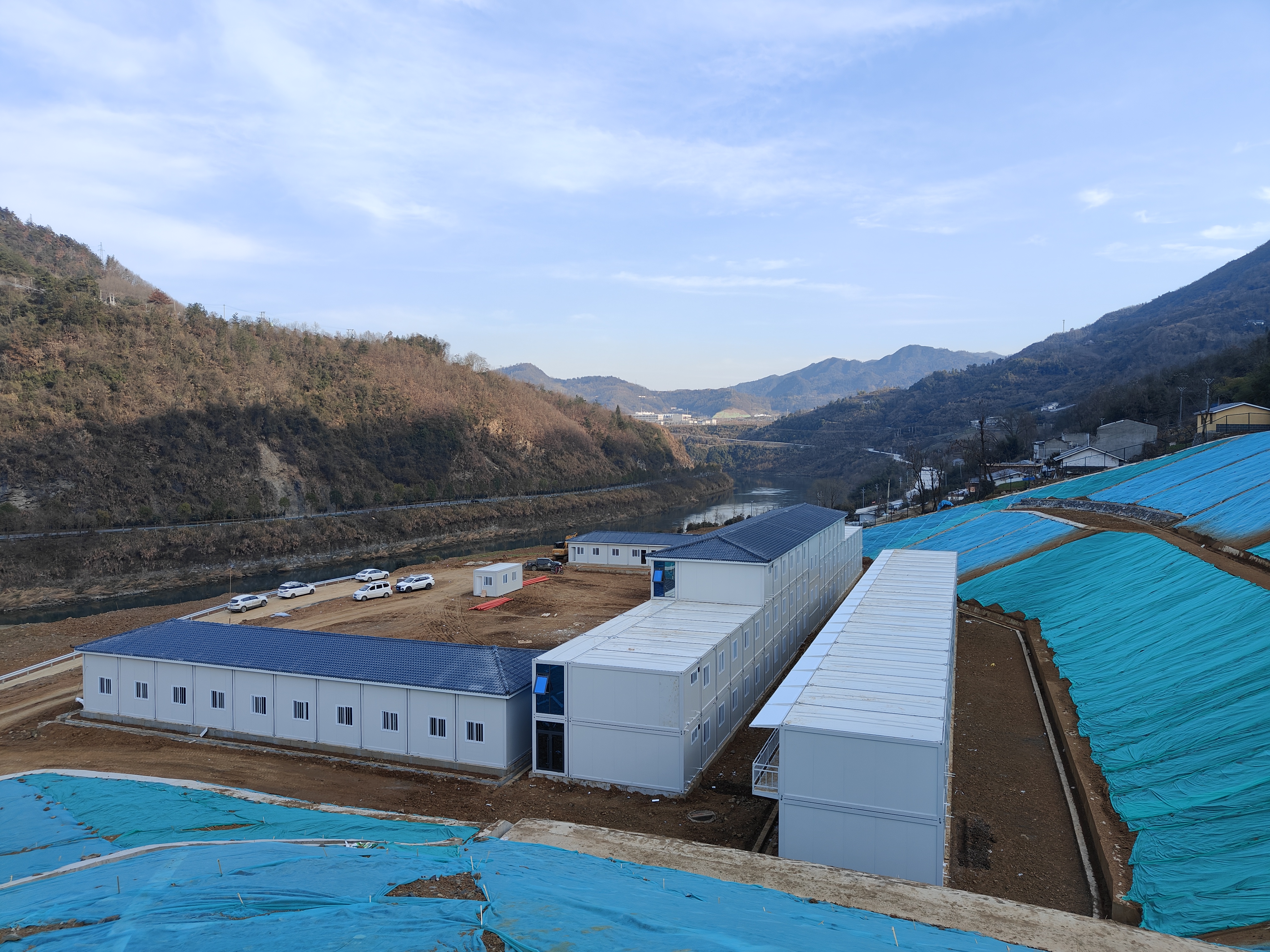 商铺集装箱房价格多少钱一平米？2026临街可移动款全解析
